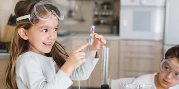 Pre-kindergartener learning science