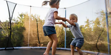 The Pros & Cons of a Sibling Age Gap